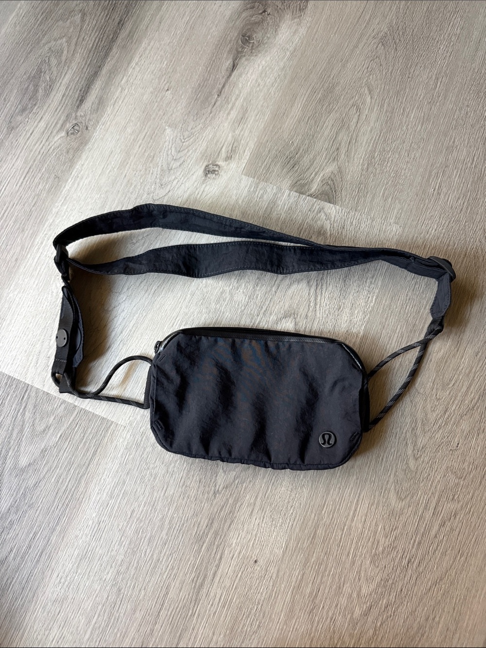 lululemon athletica Black Men's Waist/Crossbody Pouch